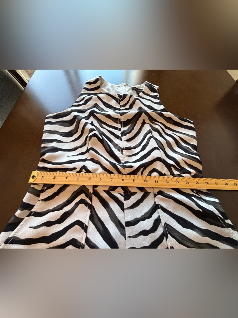 Banana Republic Sleeveless Zebra Print Wide Leg Cropped Jumpsuit 10 Black White - Picture 9 of 13